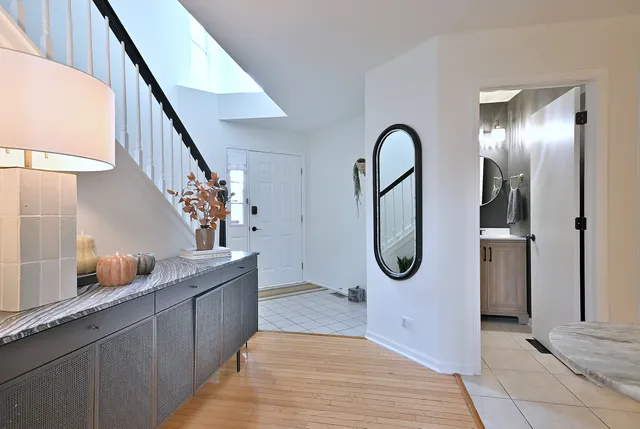 $389,000 | 3207 Foxridge Court, Woodridge, IL 60517