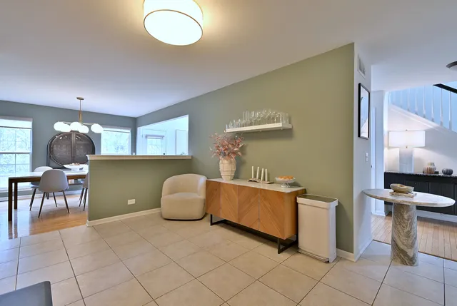 $389,000 | 3207 Foxridge Court, Woodridge, IL 60517