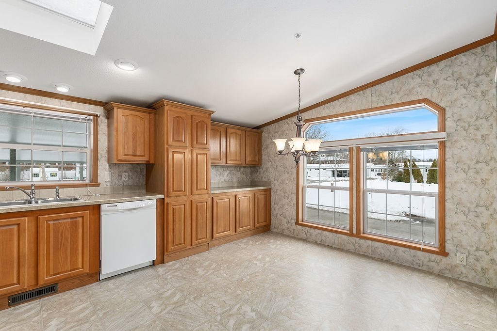 67 Hagop Road Salem, NH 03079 - Photo 9 of 30 Gallery Image 9