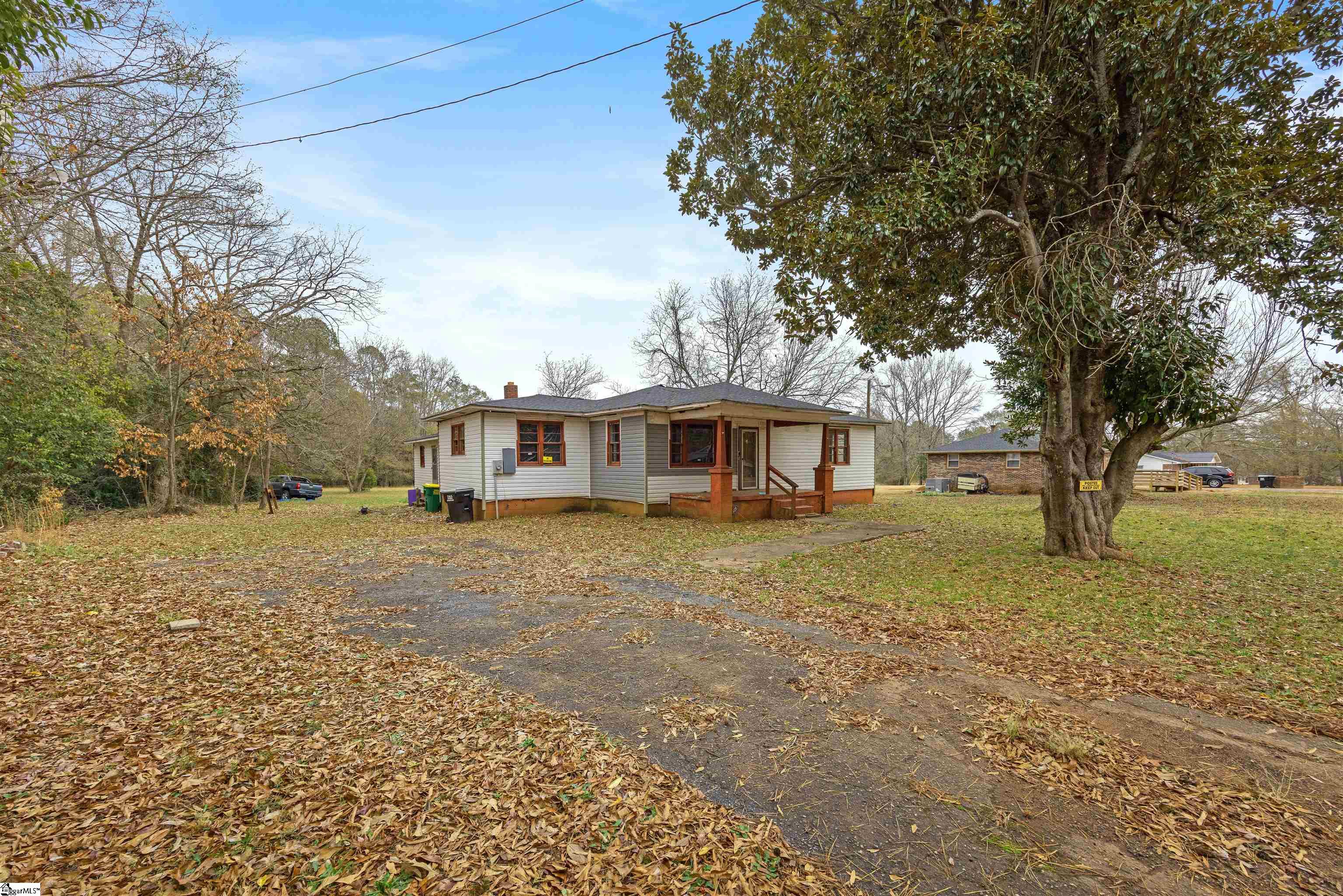 122 Cherokee Road Belton, SC 29627 - Photo 1 of 26 Gallery Image 1