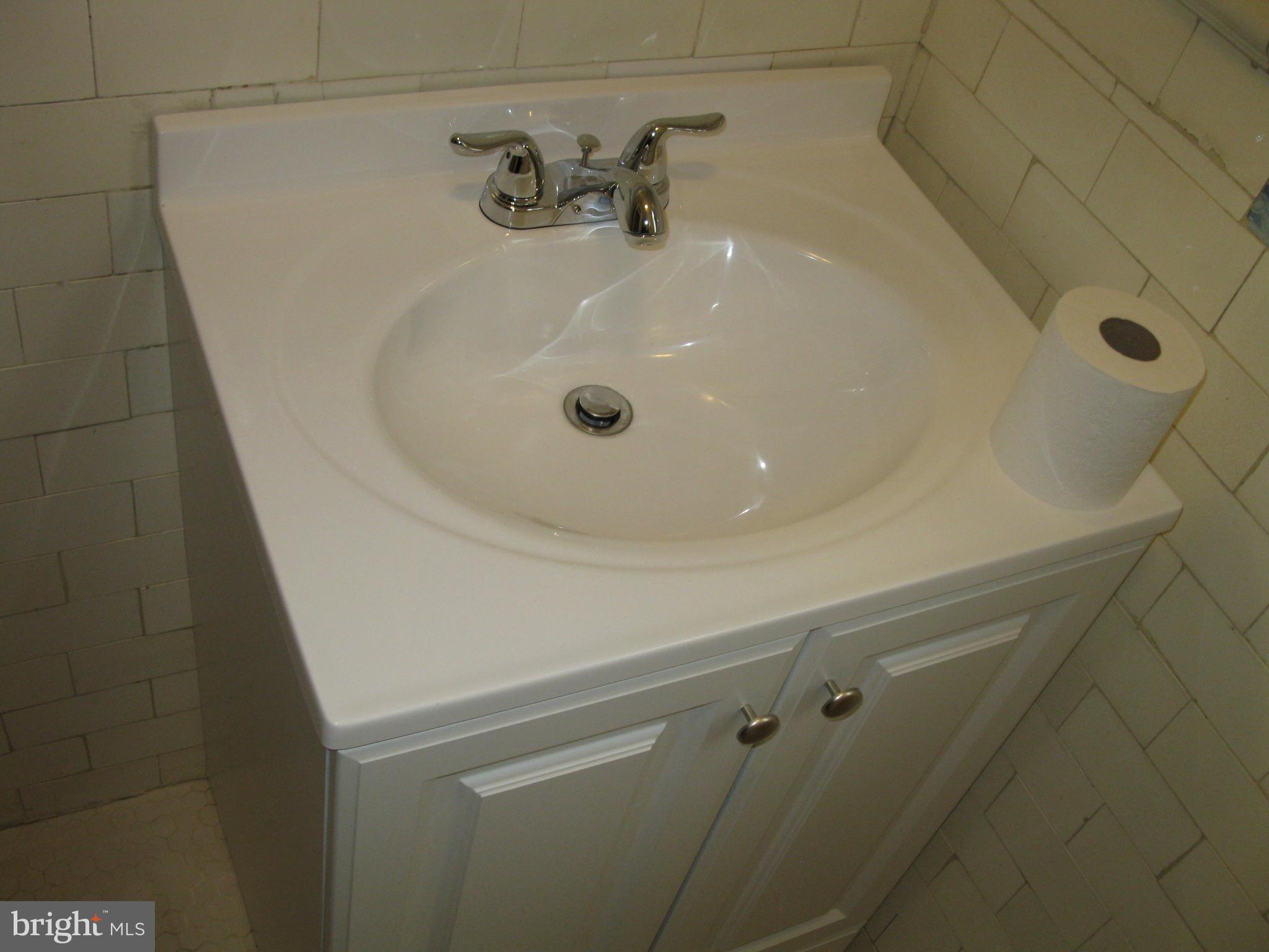 45 R Street Northeast Washington, DC 20002 - Photo 28 of 42 HALL BATH