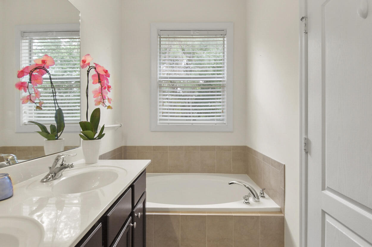 9582 Southwest Purple Martin Way Stuart, FL 34997 - Photo 15 of 23 IMG_7726