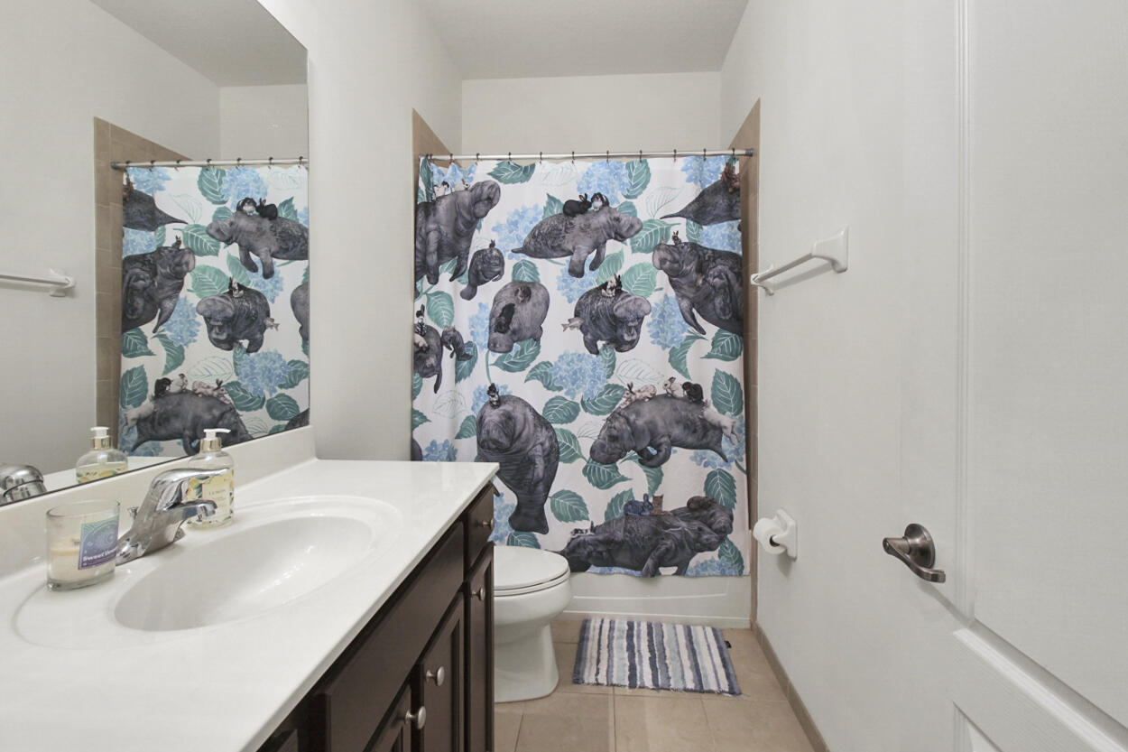 9582 Southwest Purple Martin Way Stuart, FL 34997 - Photo 19 of 23 IMG_7711