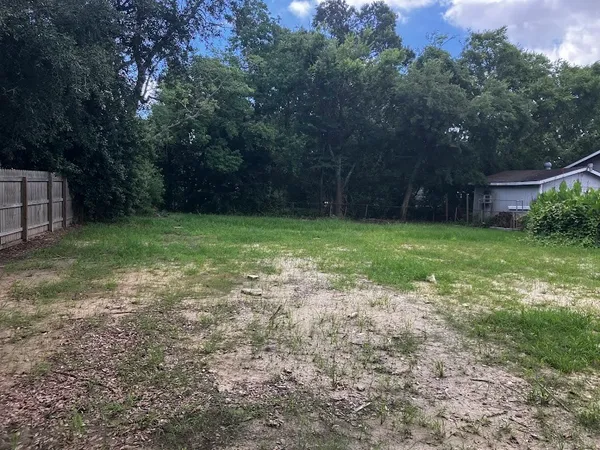 $127,299 | 6136 25th Street, Groves, TX 77619