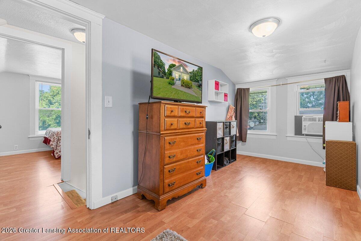 1332 West Valley Road Lansing, MI 48906 - Photo 22 of 33 Media Jett - 06 (1)