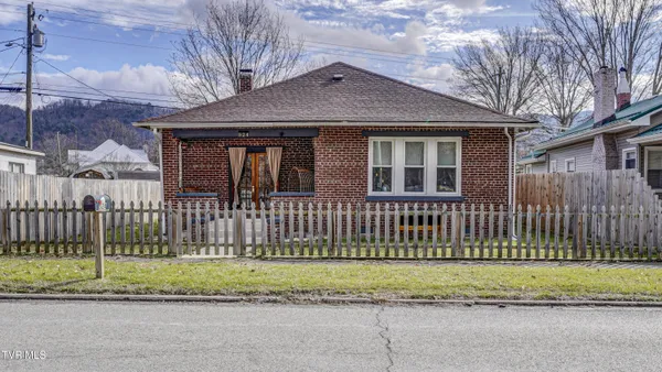$224,900 | 524 Carolina Avenue, Erwin, TN 37650