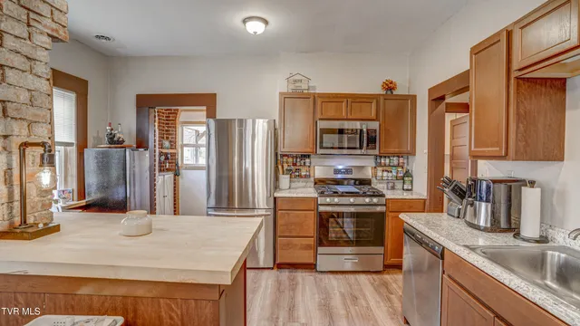 $235,000 | 524 Carolina Avenue, Erwin, TN 37650