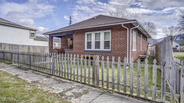 $235,000 | 524 Carolina Avenue, Erwin, TN 37650