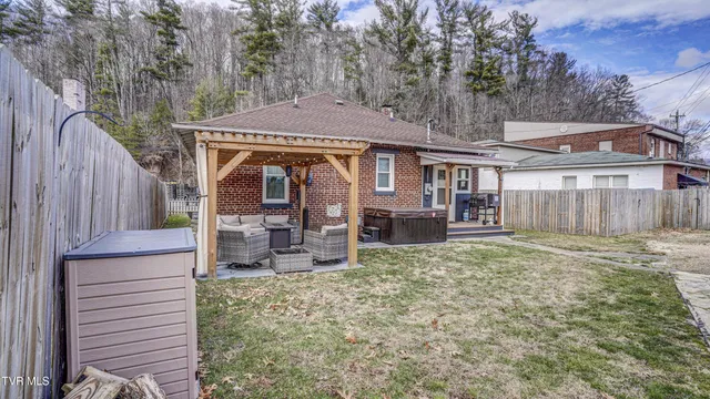 $235,000 | 524 Carolina Avenue, Erwin, TN 37650