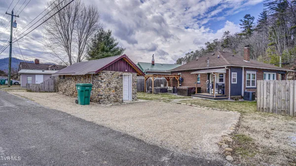 $224,900 | 524 Carolina Avenue, Erwin, TN 37650