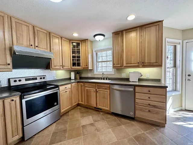 $669,900 | 1576 South Andrew Circle, Bloomington, IN 47401