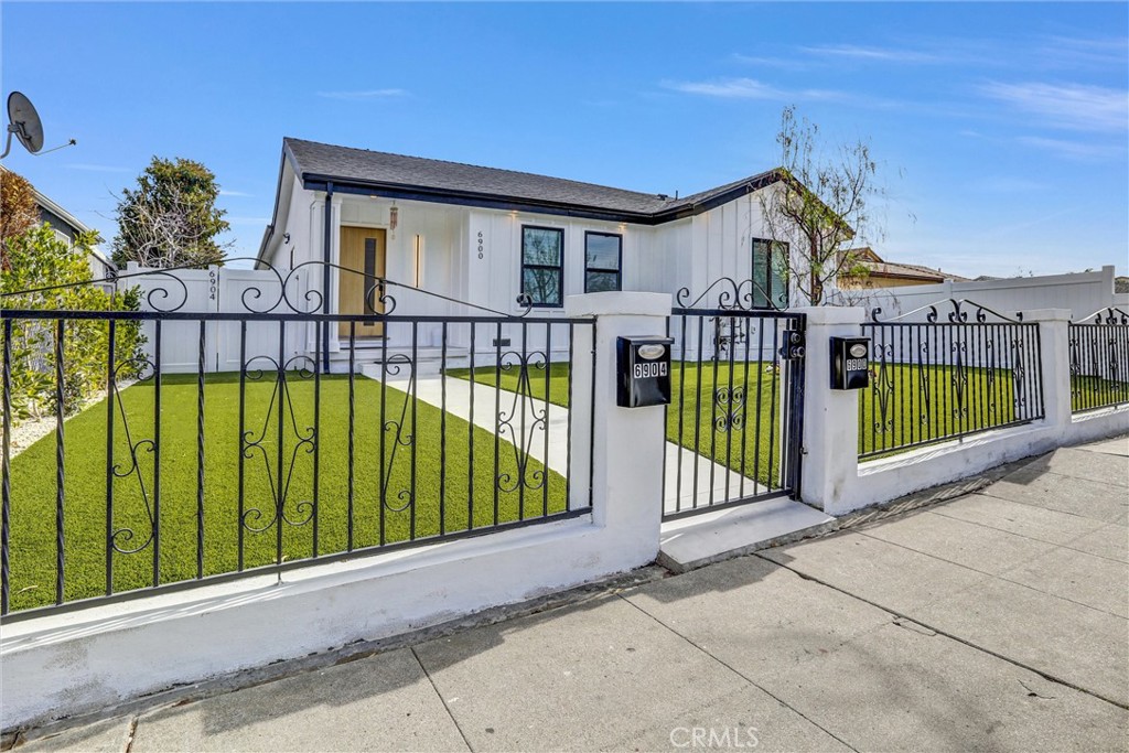 6900 Corbin Avenue Reseda, CA 91335 - Photo 9 of 57