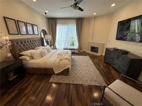 $995,000 | 5255 Zelzah Avenue, Unit 302, Encino, CA 91316