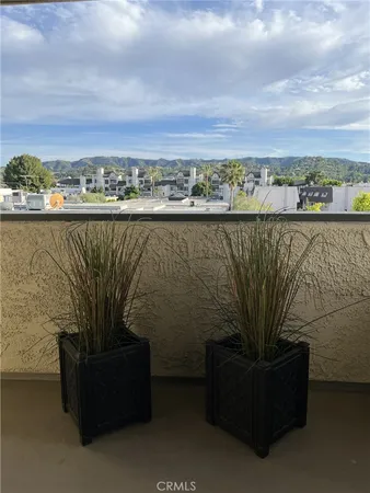 $995,000 | 5255 Zelzah Avenue, Unit 302, Encino, CA 91316