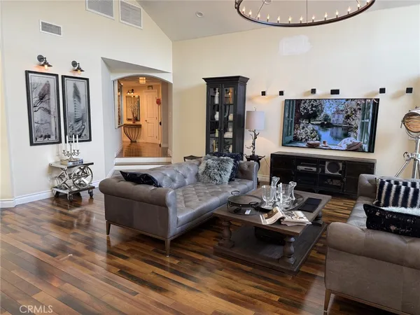$995,000 | 5255 Zelzah Avenue, Unit 302, Encino, CA 91316