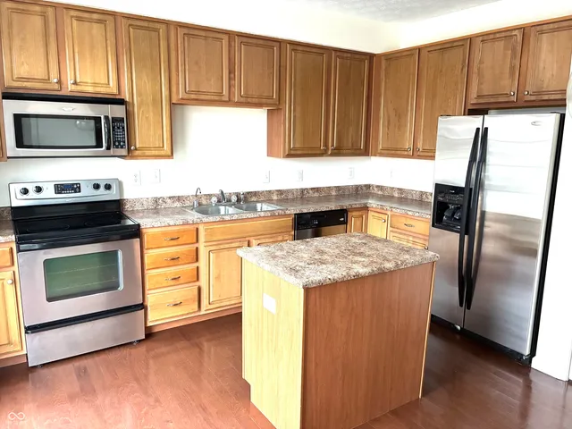 $3,200 | 420 West Main Street, Carmel, IN 46032