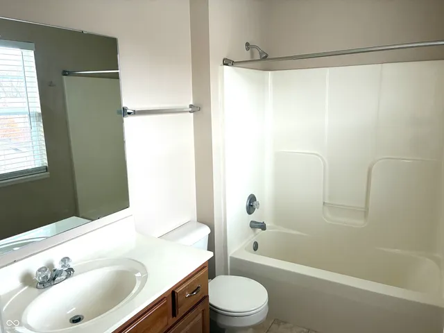 $3,200 | 420 West Main Street, Carmel, IN 46032