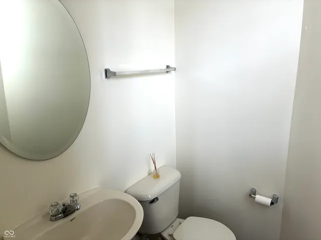 $3,200 | 420 West Main Street, Carmel, IN 46032