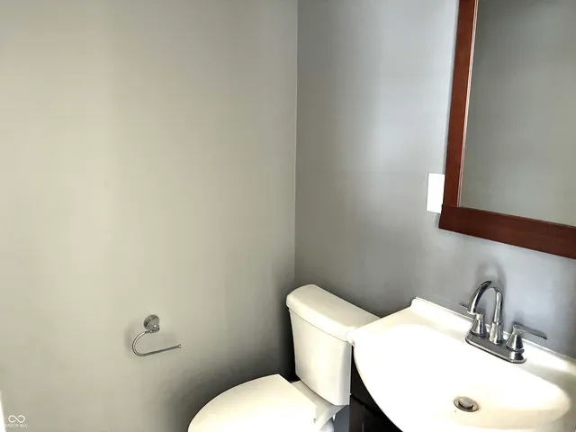 $3,200 | 420 West Main Street, Carmel, IN 46032