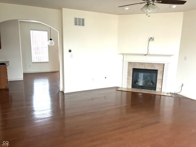 $3,200 | 420 West Main Street, Carmel, IN 46032