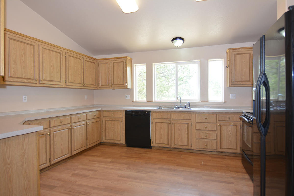 51340 Dianne Road La Pine, OR 97739 - Photo 19 of 36 19