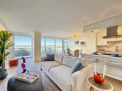 $2,695,000 | 1820 Avenida Del Mundo, Unit 208, Coronado, CA 92118