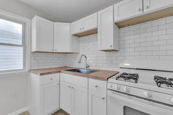 $1,600 | 11319 Tecumseh Avenue, Redford, MI 48239