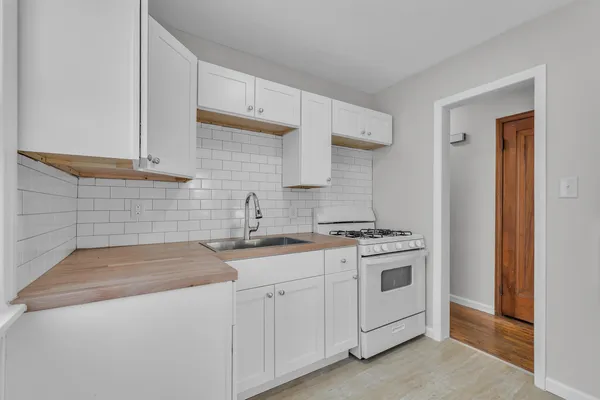 $1,600 | 11319 Tecumseh Avenue, Redford, MI 48239