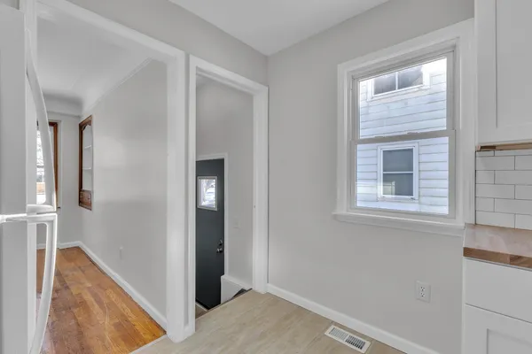 $1,600 | 11319 Tecumseh Avenue, Redford, MI 48239