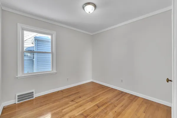 $1,600 | 11319 Tecumseh Avenue, Redford, MI 48239