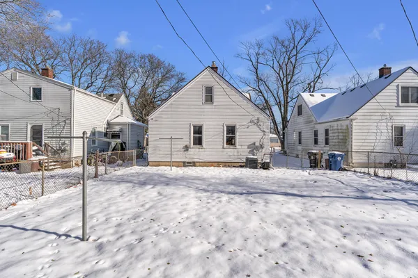 $1,600 | 11319 Tecumseh Avenue, Redford, MI 48239