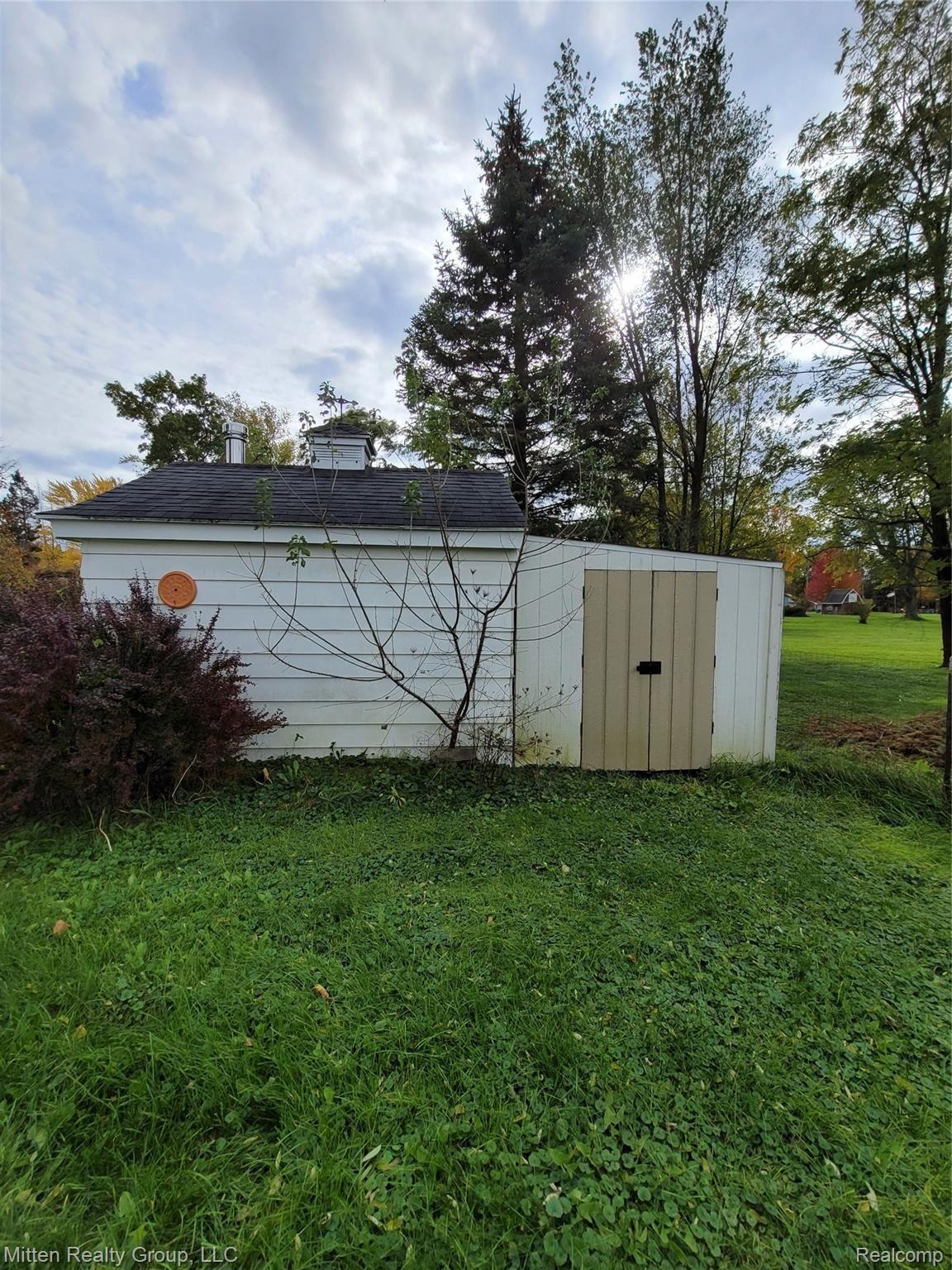 2064 Elms Road Swartz Creek, MI 48473 - Photo 21 of 22 20211101_142950.jpg