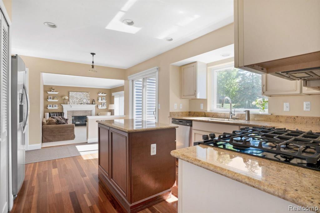 1652 Ridgecrest Rochester Hills, MI 48306 - Photo 10 of 30