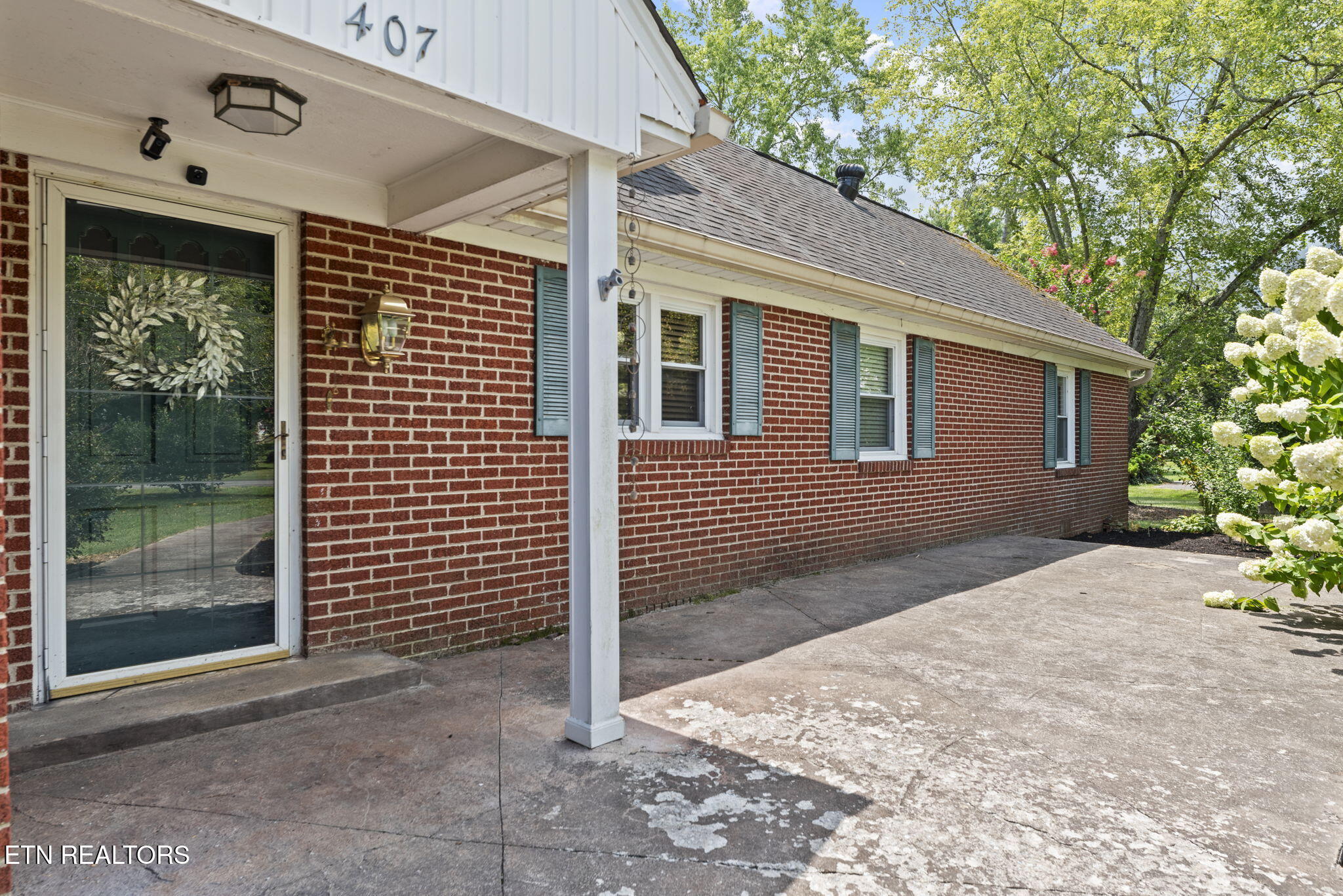 407 Eagle Bend Lane Clinton, TN 37716 - Photo 6 of 58 7-web-or-mls-EglBnd407 (12)