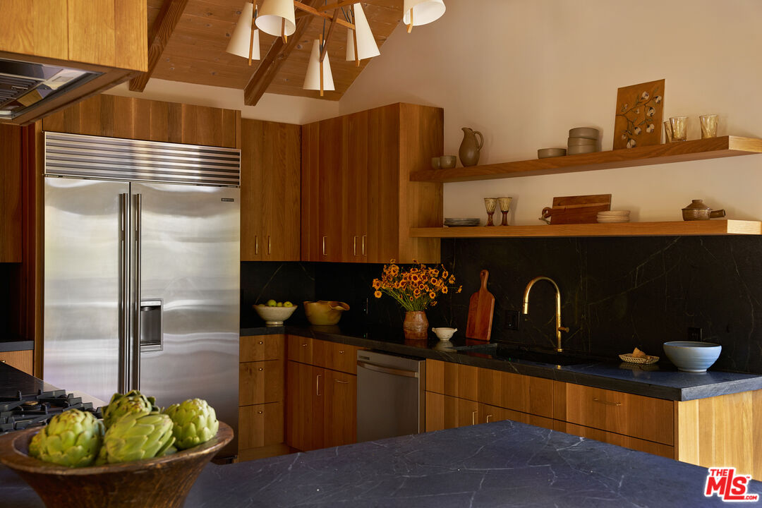 6208 Delaplane Road Malibu, CA 90265 - Photo 14 of 44 Gallery Image 14