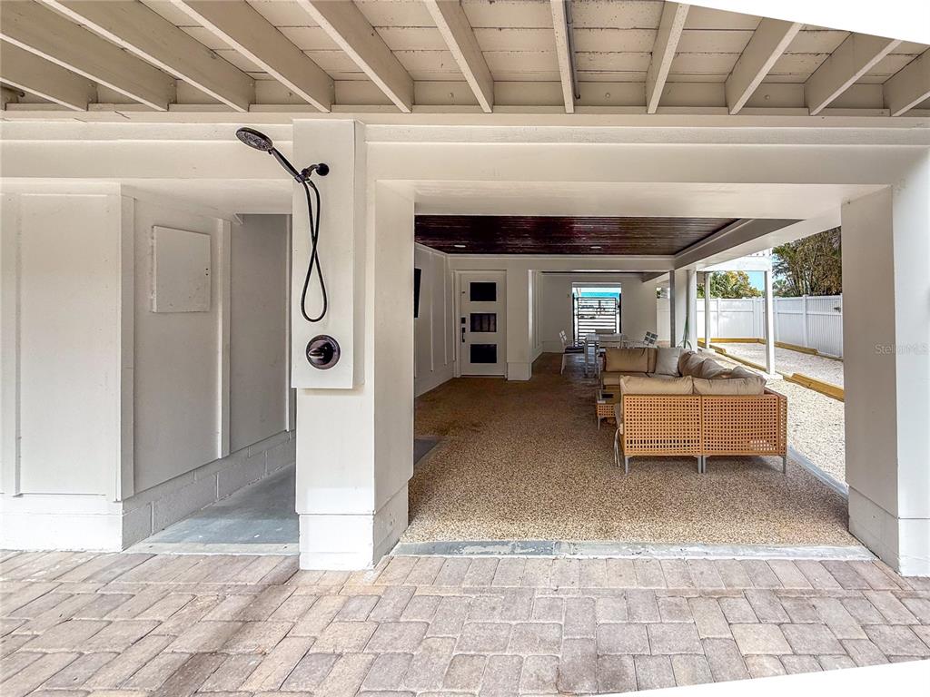 403 North Bay Boulevard Anna Maria, FL 34216 - Photo 53 of 58 a living room with furniture