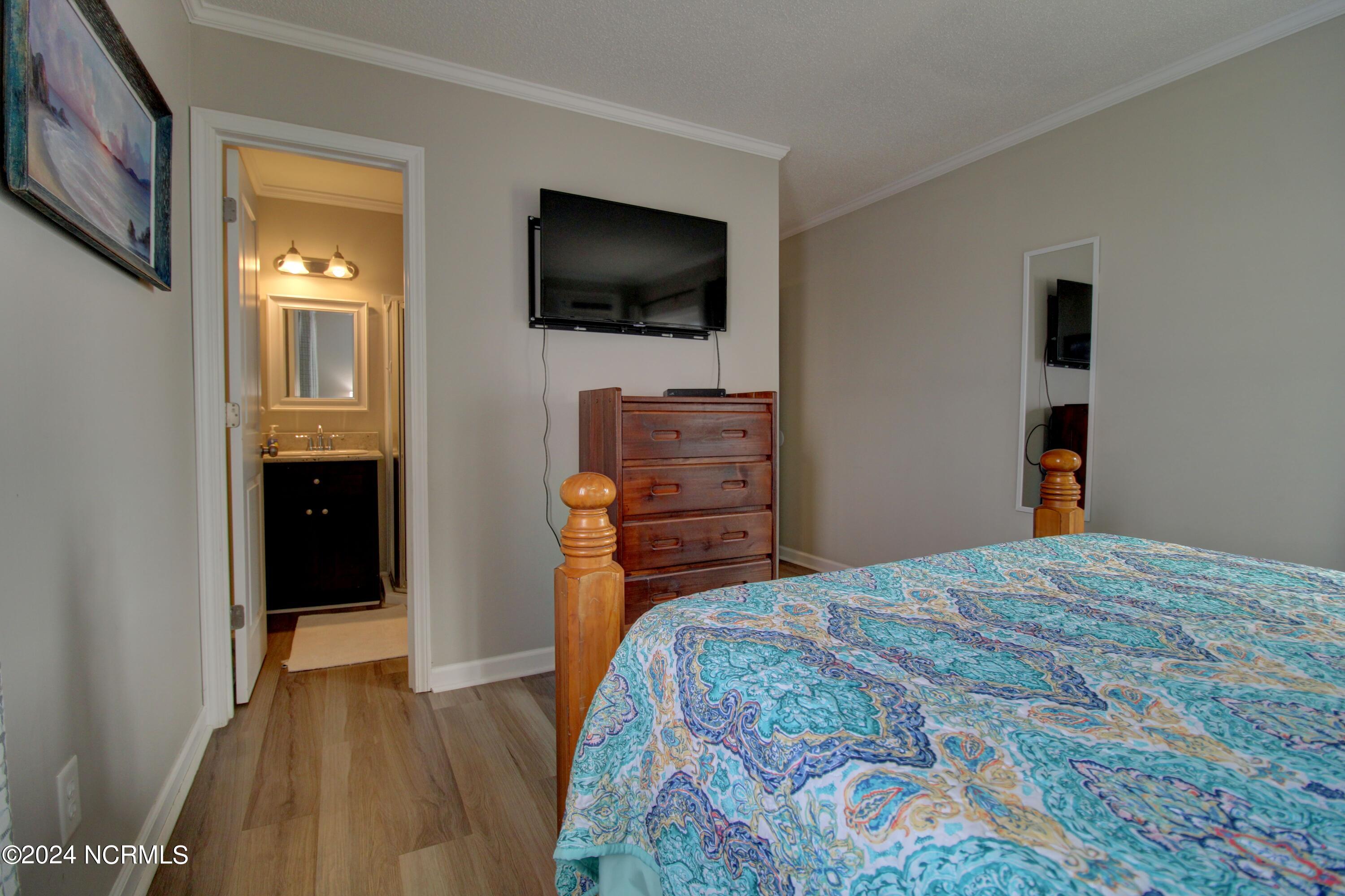 2240 New River Inlet Road, Unit 130 North Topsail Beach, NC 28460 - Photo 6 of 25 Masterbedroom 1