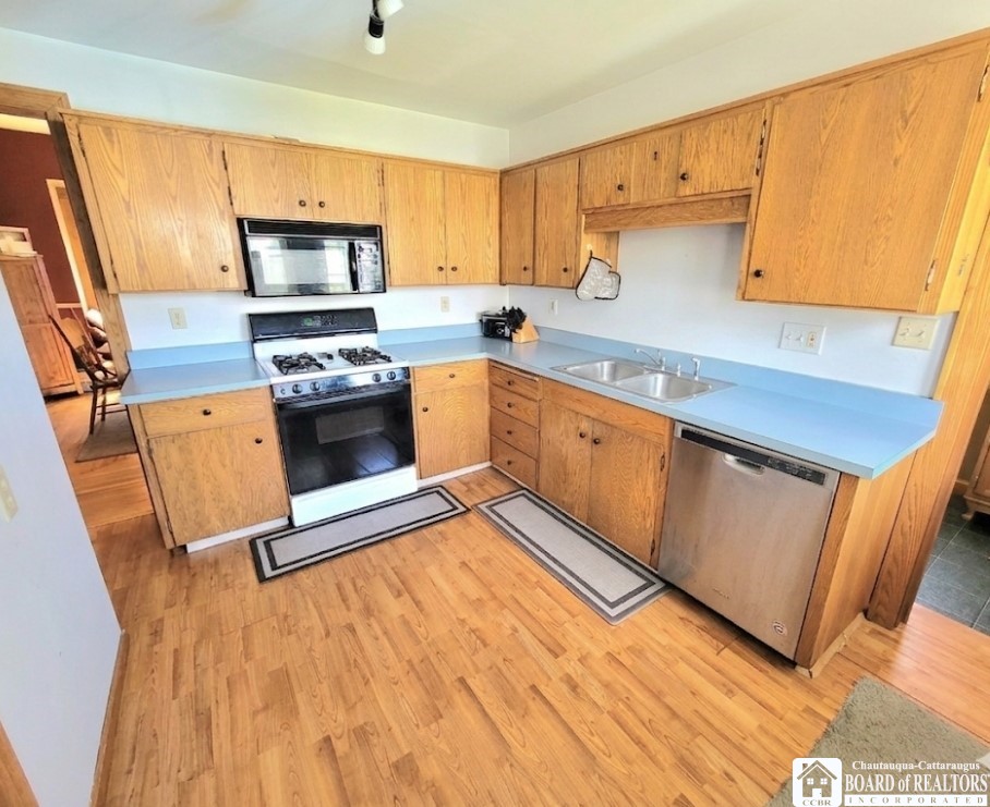 80 Myrtle Street Jamestown, NY 14701 - Photo 3 of 25 vs