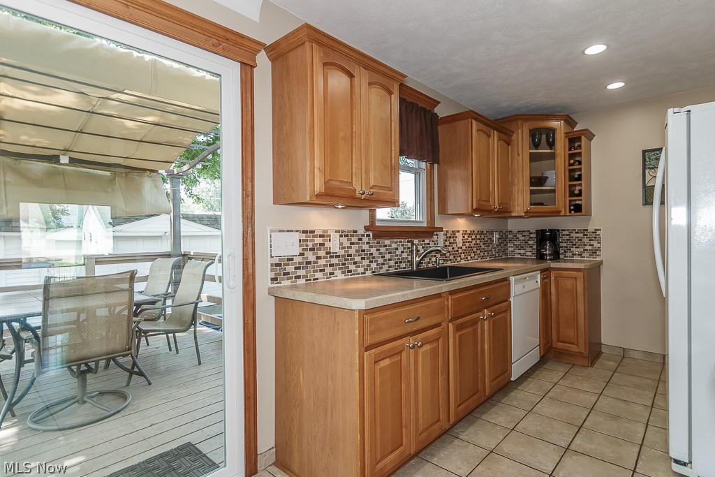 384 Clarmont Road Willowick, OH 44095 - Photo 4 of 35