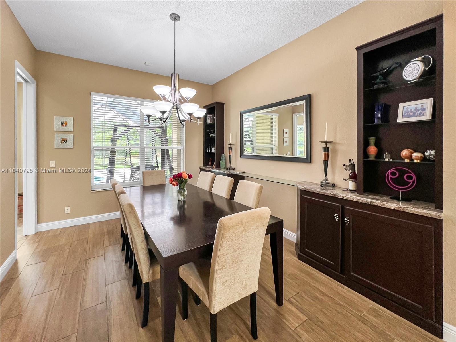 340 Mallard Road Weston, FL 33327 - Photo 17 of 44 Gallery Image 17