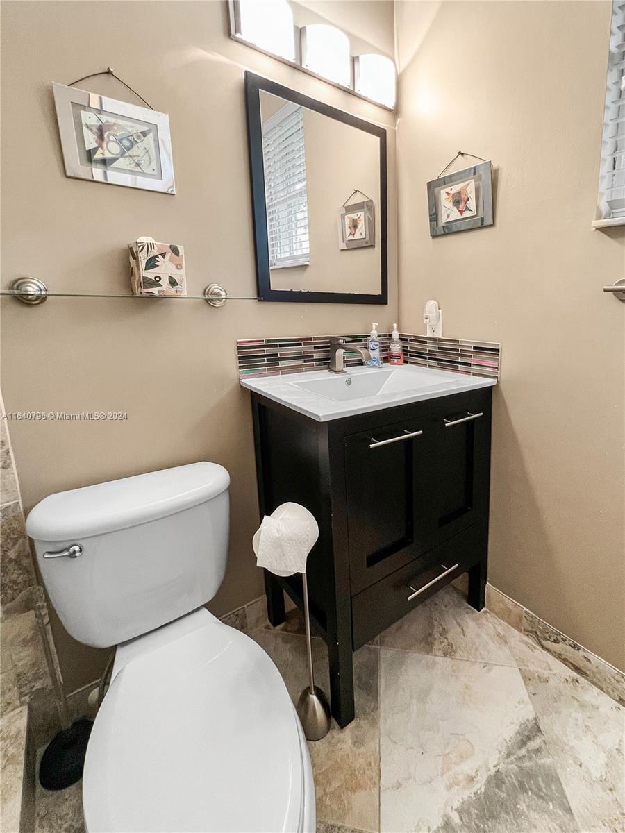 340 Mallard Road Weston, FL 33327 - Photo 27 of 44 Gallery Image 27