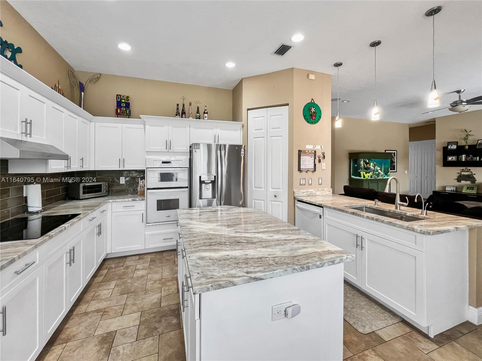340 Mallard Road Weston, FL 33327 - Photo 9 of 44 Gallery Image 9