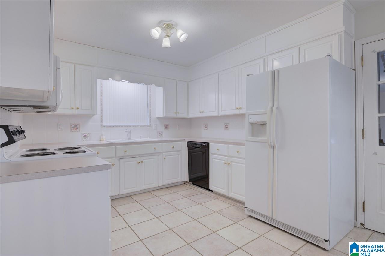 369 Hickory Road Gardendale, AL 35071 - Photo 6 of 41