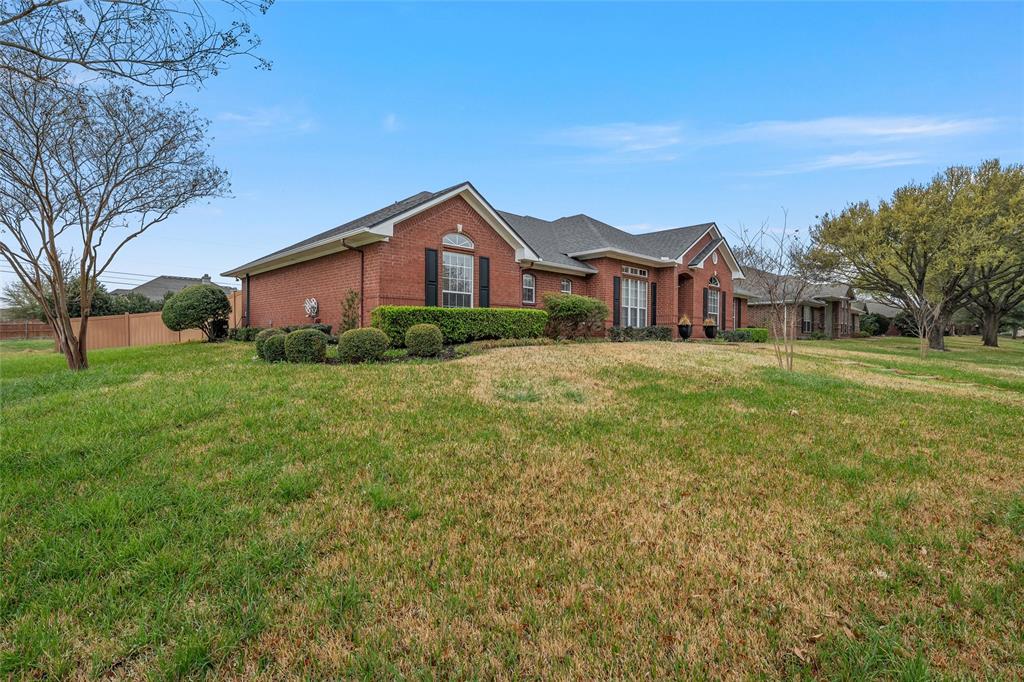 1400 Radisson Drive Hewitt, TX 76643 - Photo 3 of 40
