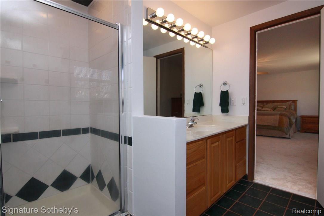 2861 Kilburn Court Rochester, MI 48306 - Photo 23 of 33 15.jpg