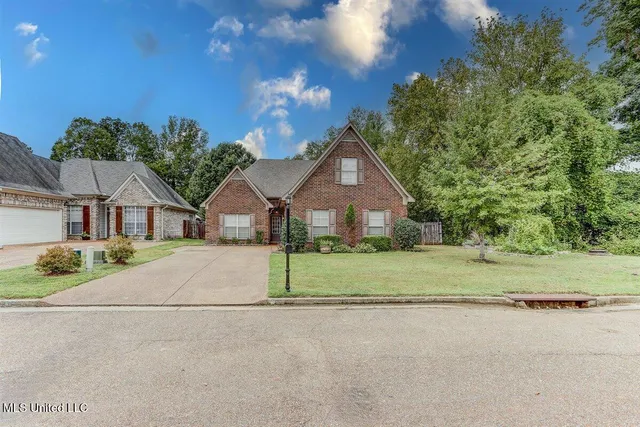 $312,900 | 163 Fairway Trace Drive, Hernando, MS 38632