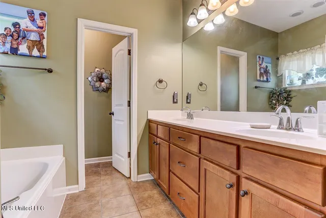 $312,900 | 163 Fairway Trace Drive, Hernando, MS 38632