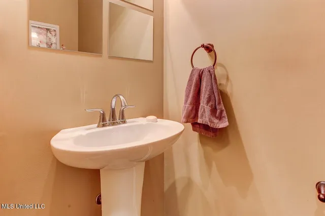 $312,900 | 163 Fairway Trace Drive, Hernando, MS 38632