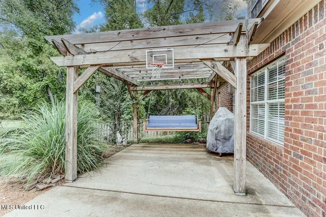 $312,900 | 163 Fairway Trace Drive, Hernando, MS 38632