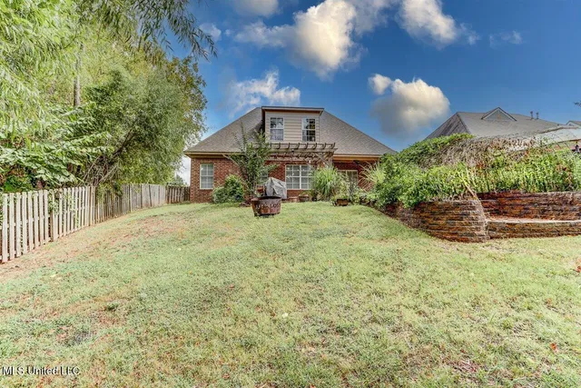 $312,900 | 163 Fairway Trace Drive, Hernando, MS 38632